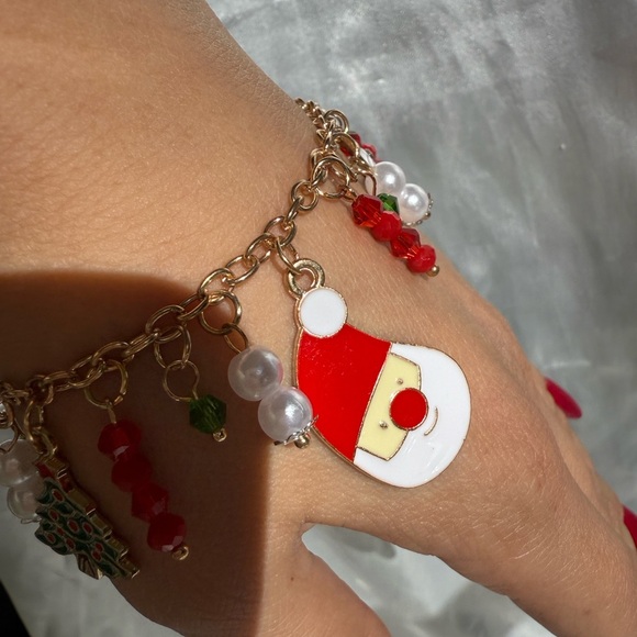 Betsey Johnson Christmas Charm Bracelet with Santa Tree Gift PendantsFestive - Picture 12 of 12